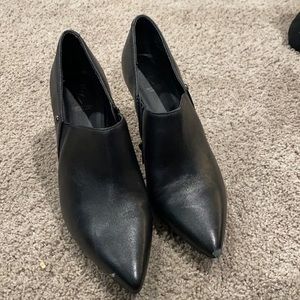 Simply Vera Wang size 7 1/2